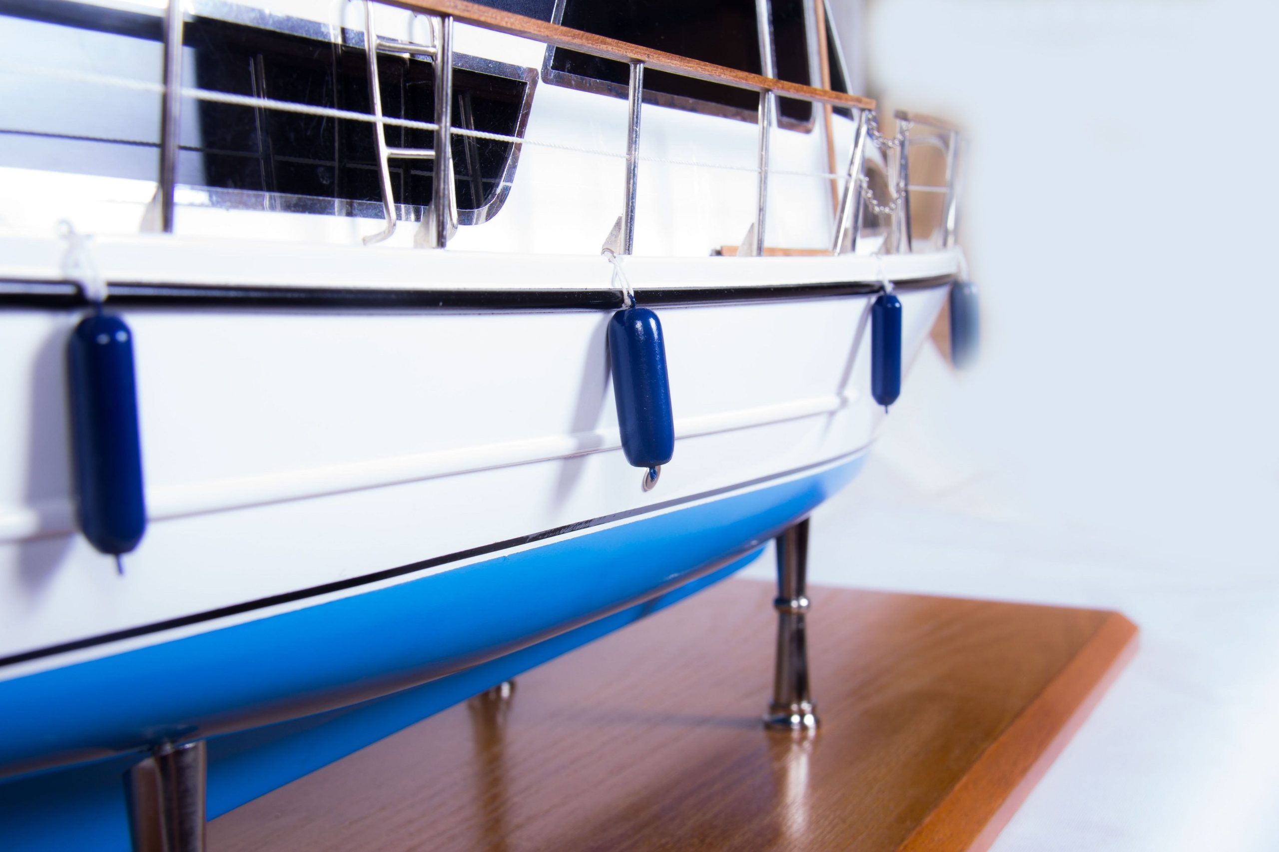 1776-9959-Lady-Penlyric-Model-Boat-scaled