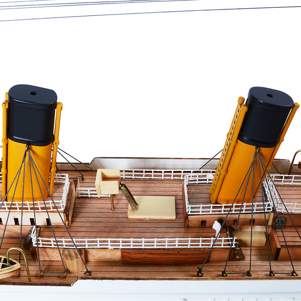 C012-Titanic-Painted-Large-L02
