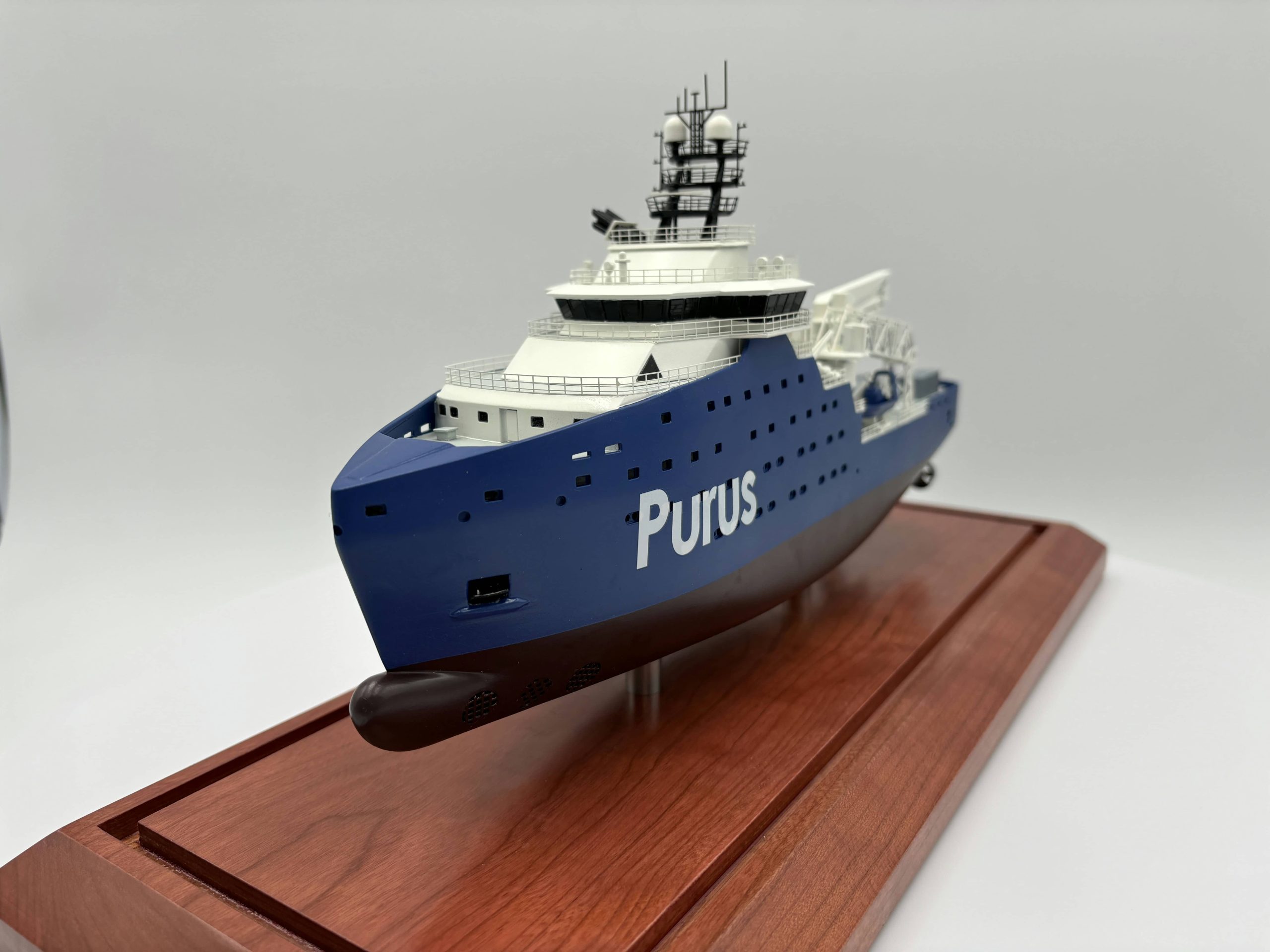 Oliver-Model-HS-Pictures-for-your-Website-19compressed-scaled