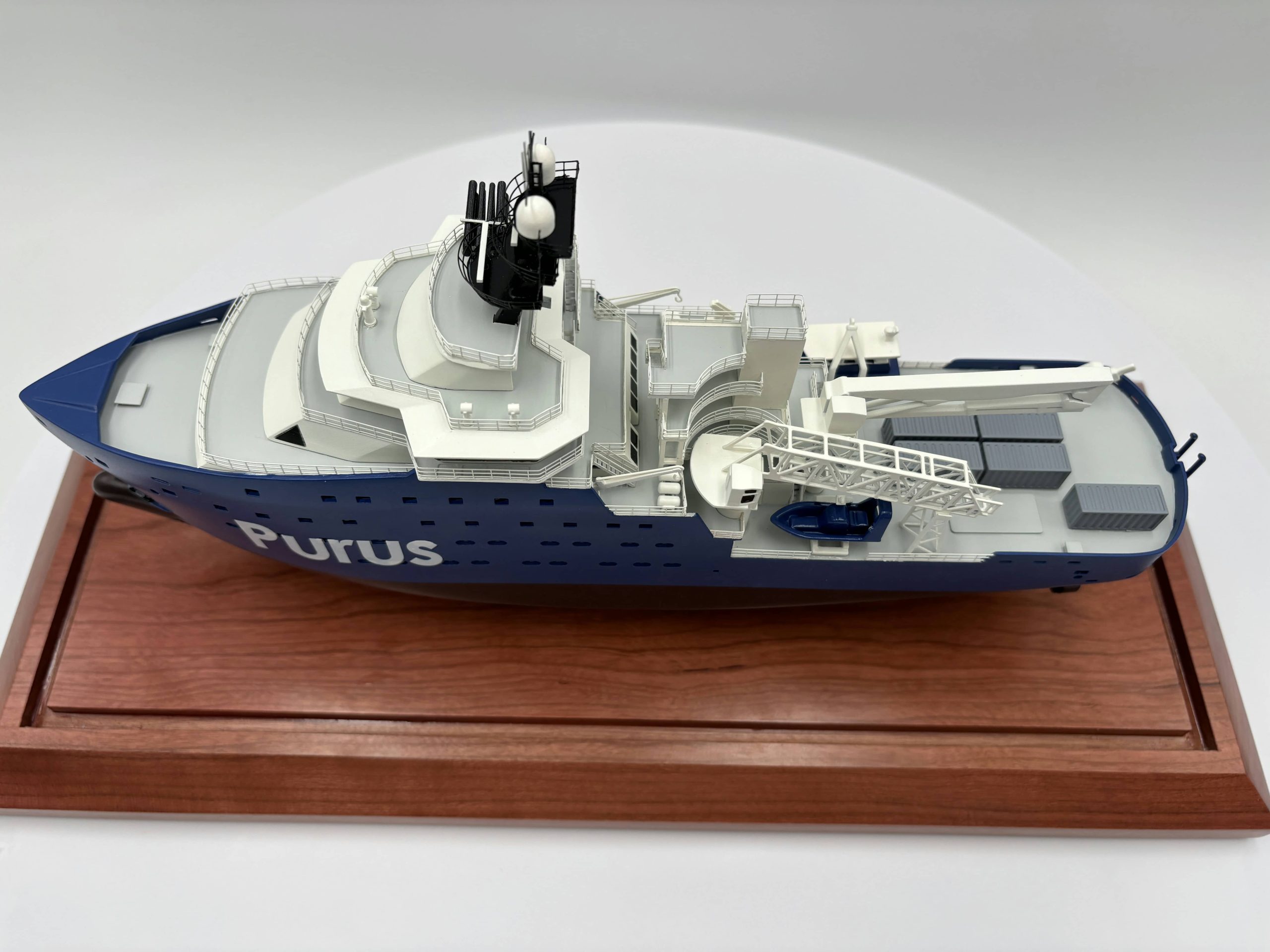 Oliver-Model-HS-Pictures-for-your-Website-23compressed-scaled
