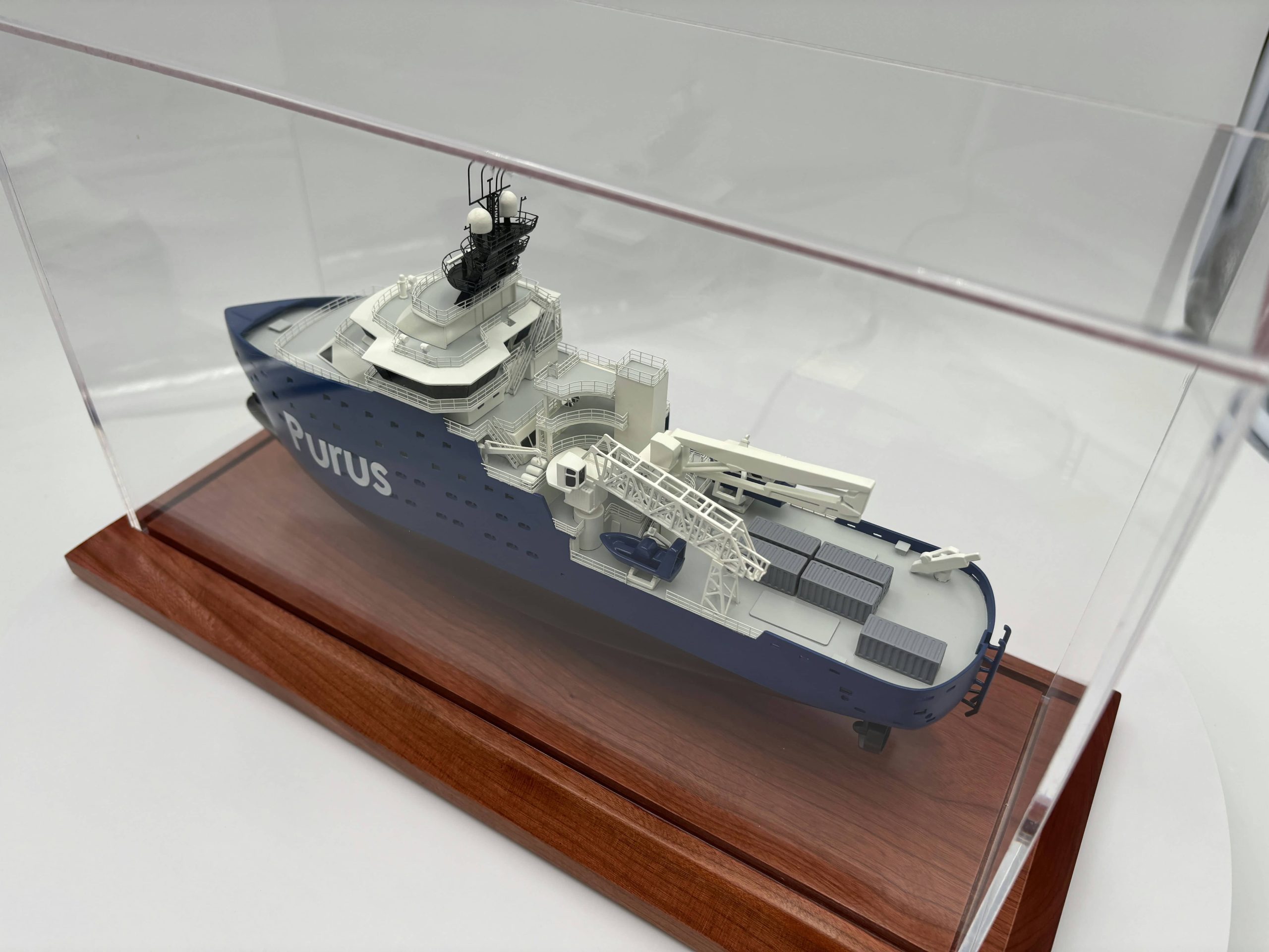 Oliver-Model-HS-Pictures-for-your-Website-4compressed-scaled