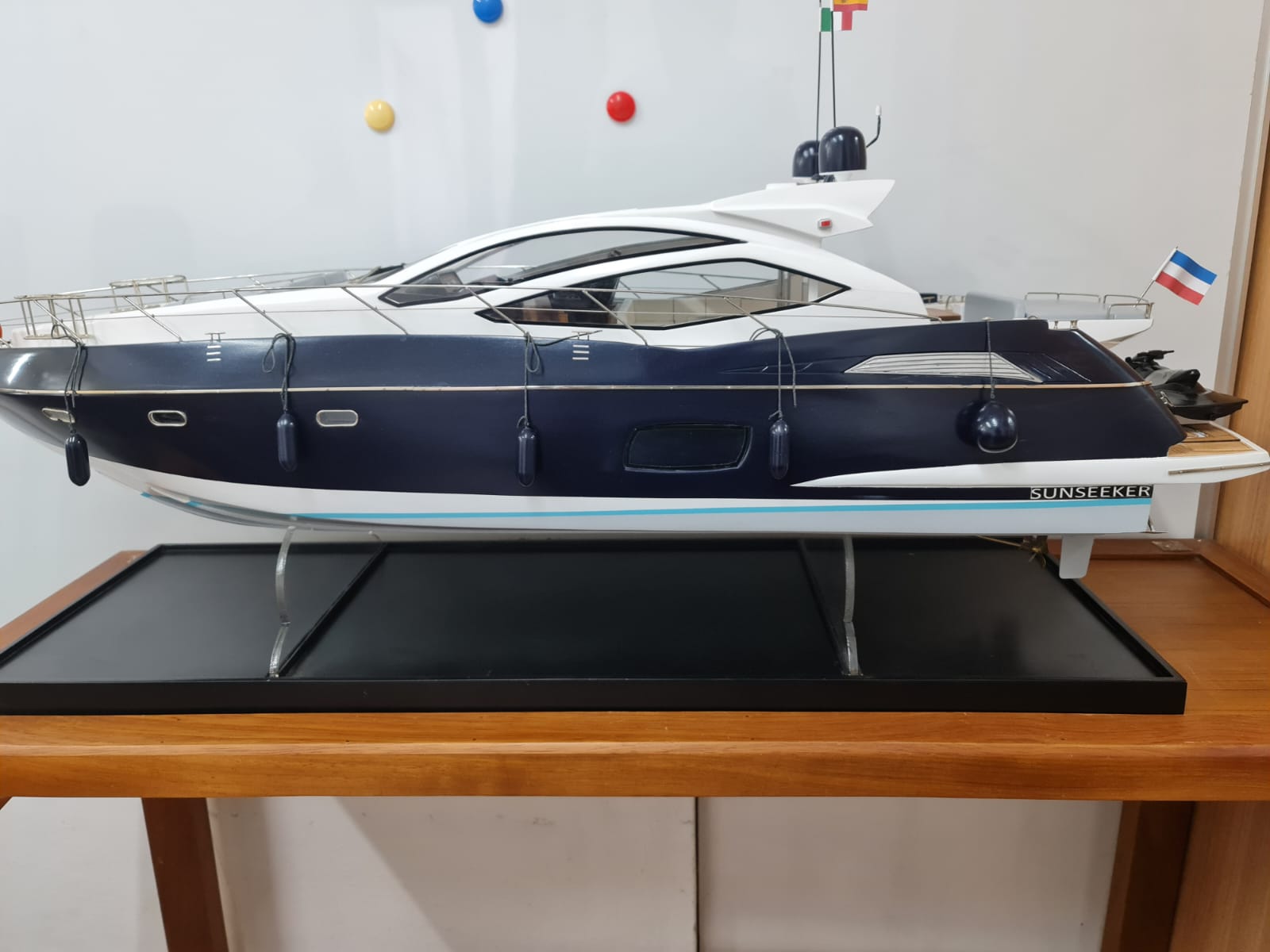 Sunseeker Predator 64 Display Ship Model - Premier Ship Models