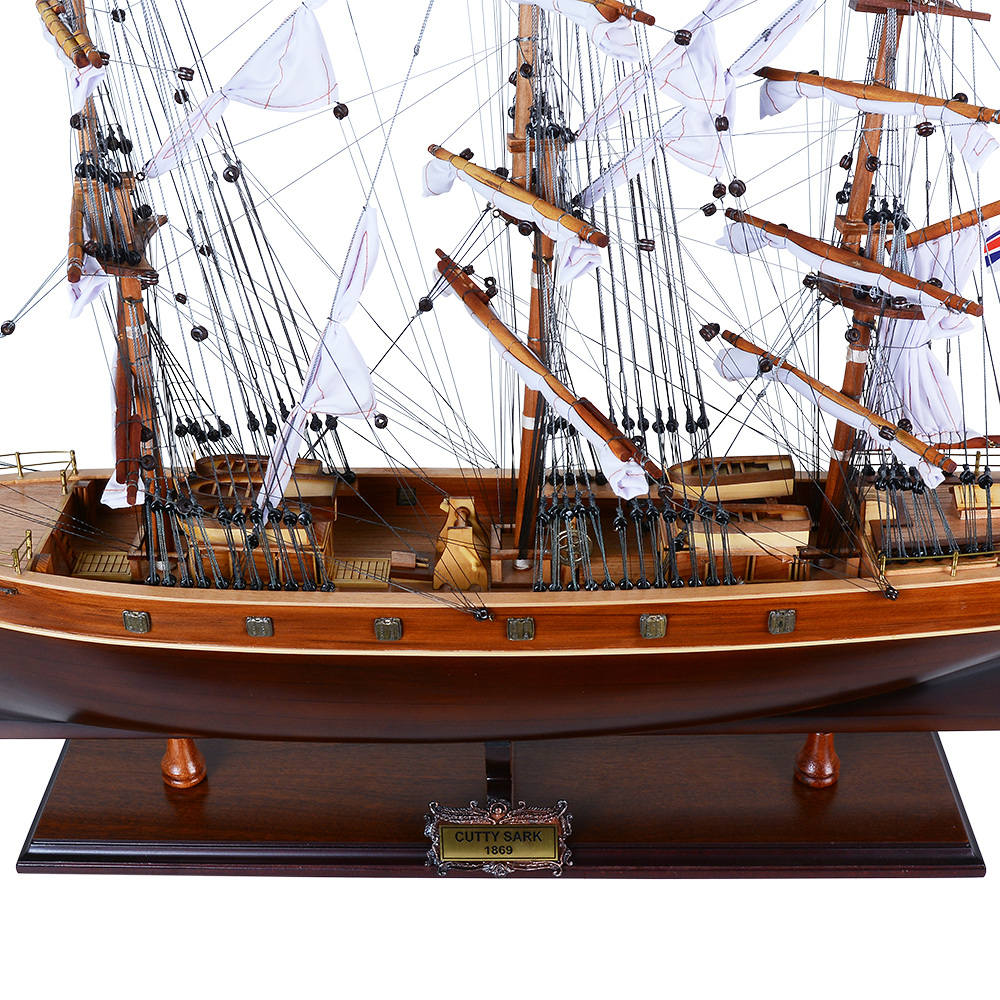 T016-Cutty-Sark-Clipper-Ship-Model-L02