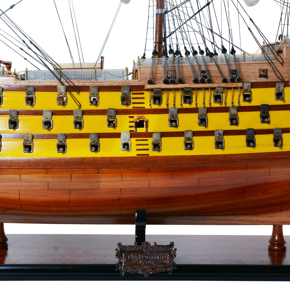 T101-HMS-Victory-Painted-L01